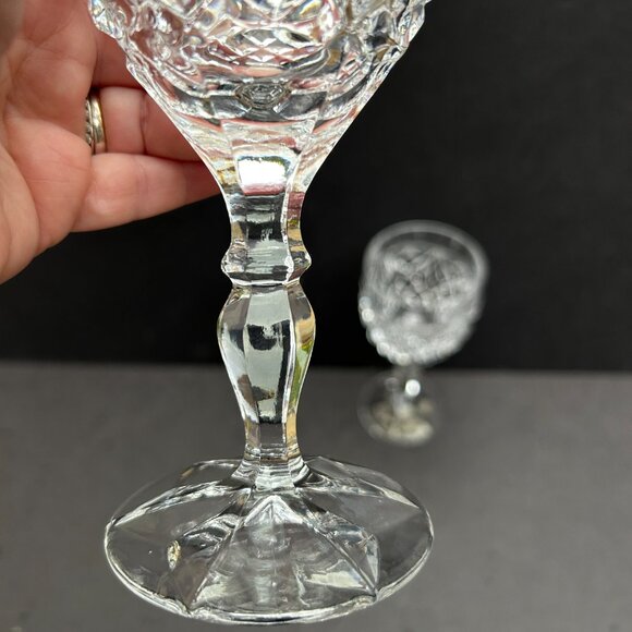 Set of 2 Gorham heavy cut crystal glasses with knobbed stem and star point base - Picture 7 of 9